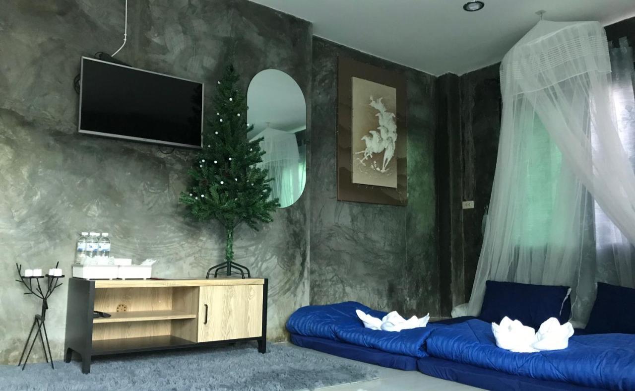 Rai Phusaitran Mae Taeng Extérieur photo