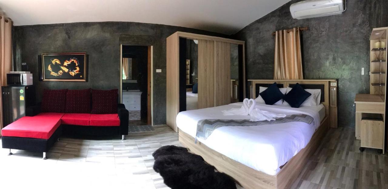 Rai Phusaitran Mae Taeng Extérieur photo