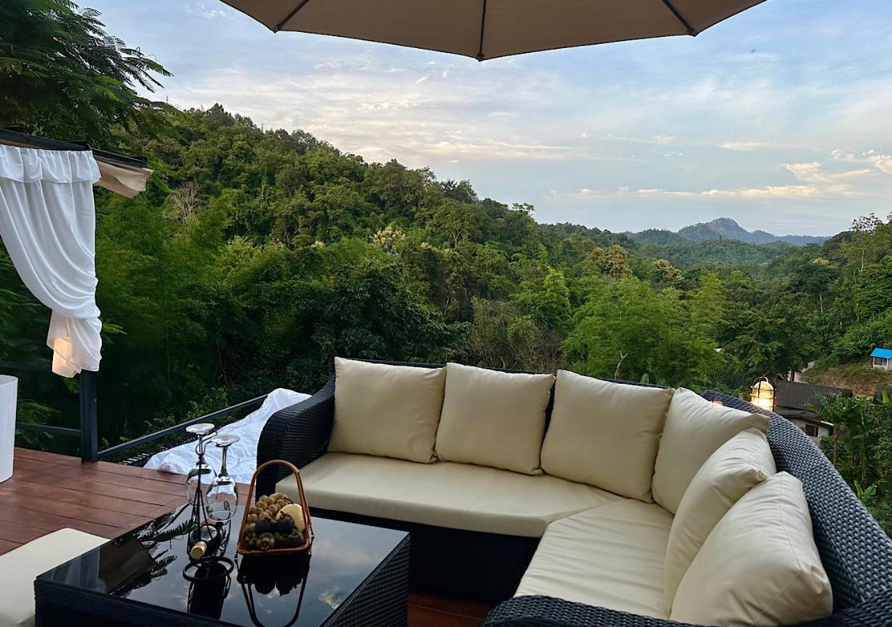 Rai Phusaitran Mae Taeng Extérieur photo
